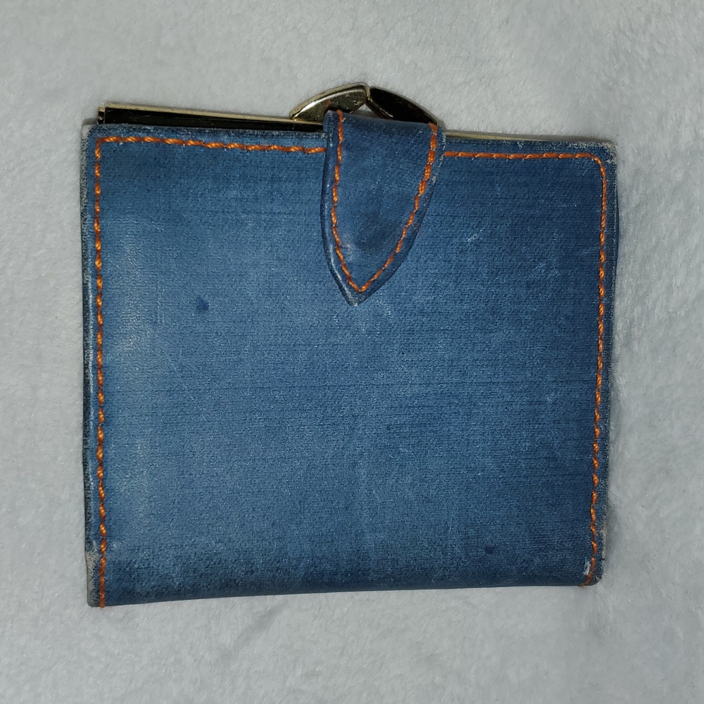 Budd Leather Compact Bifold Wallet with Coin Compartment